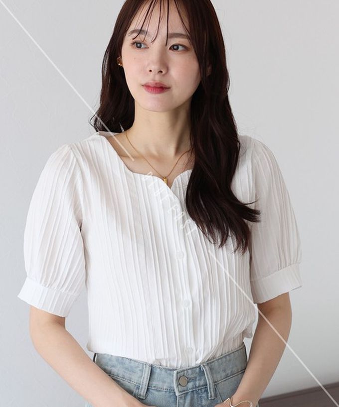 日本 BLUE EAST - 韓國製 心型領細緻泡泡短袖襯衫-白