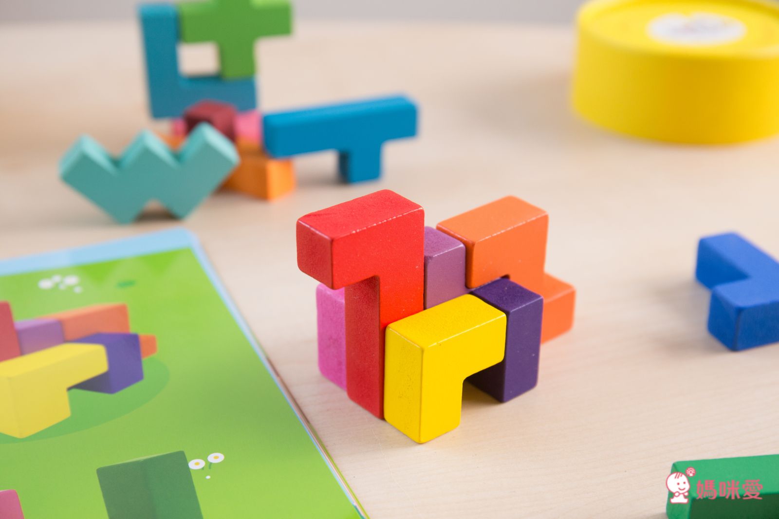 双美生活文創 - 5Q百變益智拼板：俄羅斯方塊-內含1組木製俄羅斯方塊積木+1本造型引導遊戲書