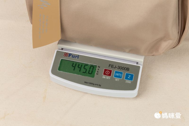 日本 Nicott - Take me 日劇感輕量10口袋尼龍後背包/媽媽包-經典黑 (28x18x37cm)