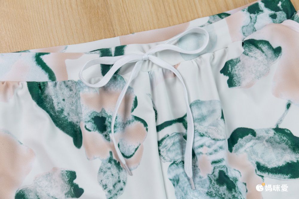 男士泳褲-潑墨葉片-綠+白-直播專屬