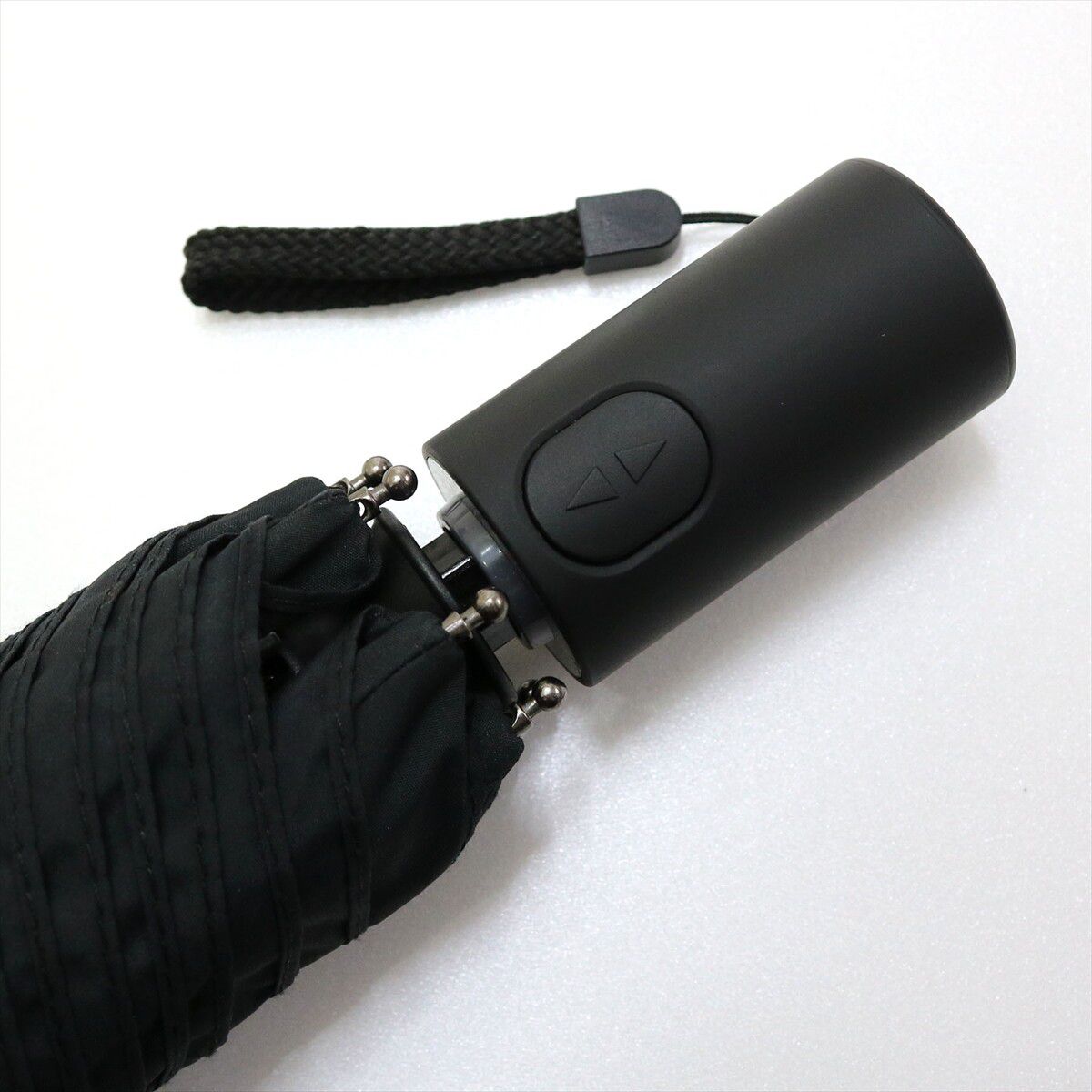 日本 nifty colors - 超撥水 抗UV輕量 晴雨兩用耐風 自動折疊傘-時尚黑 (直徑105cm/297g)-90.00%