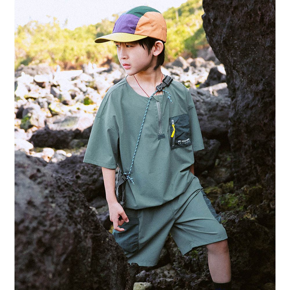 半開襟短袖上衣+五分褲兩件式套裝-撞色口袋-灰綠色