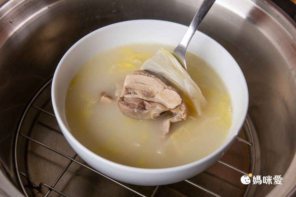 知名飯店港點【豪鼎私廚】魚子燒賣/葡式焗蛋塔/煲湯