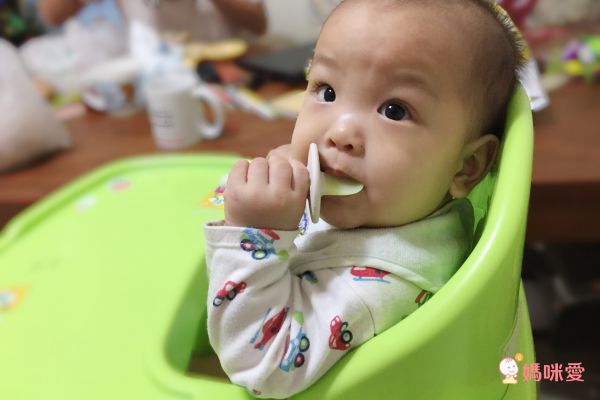 Richell TLI 離乳食用湯匙