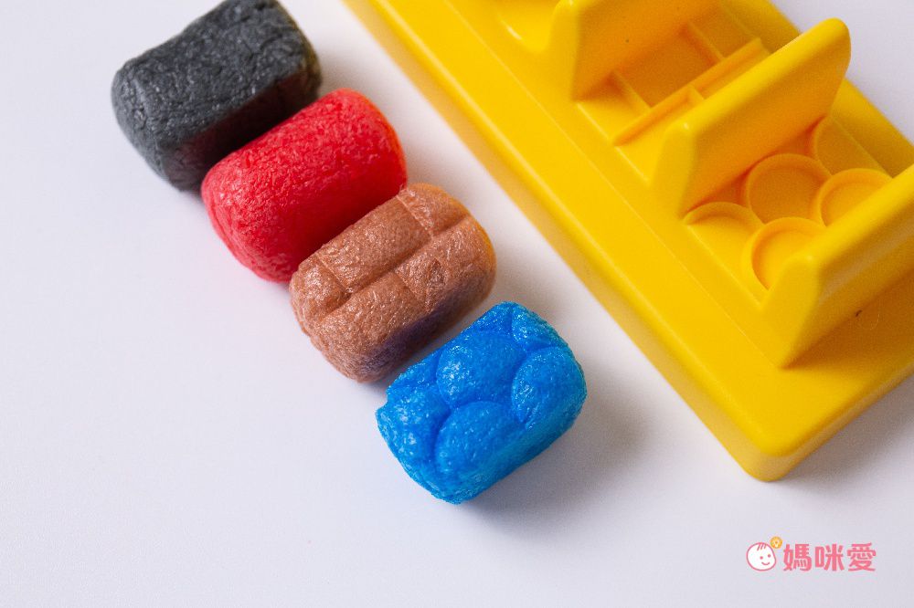 Donerland - 魔法迷您玉米黏土-鱷魚-工具刀*1+吸水海棉墊*1+盒裝背面附有教學說明