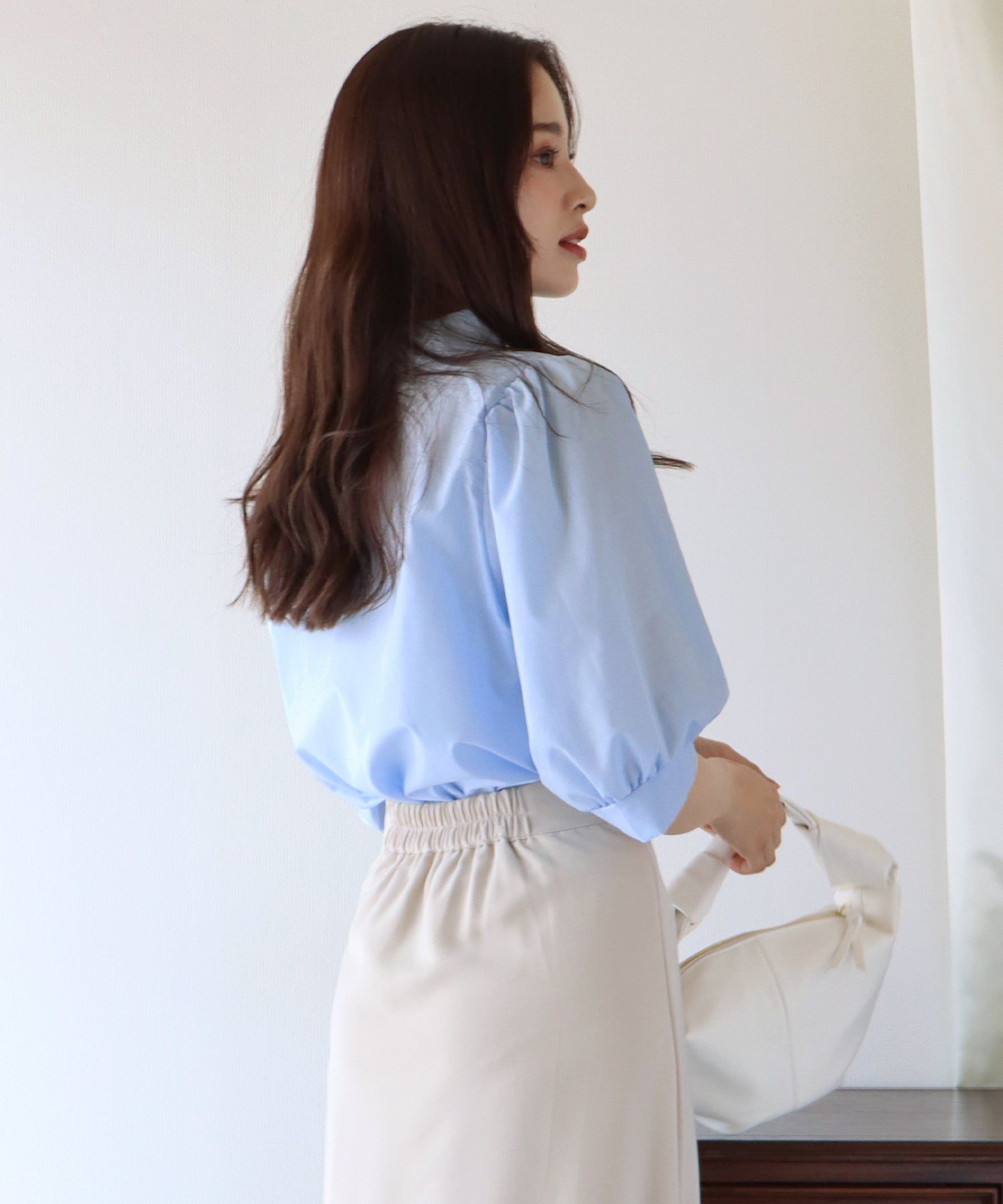 日本 BLUE EAST - 百搭翻領澎澎袖襯衫-直條紋-水藍