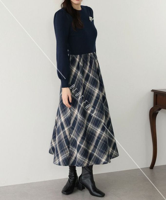 日本 BLUE EAST - 美型修身小澎袖針織長袖洋裝-格紋拼接-黑灰