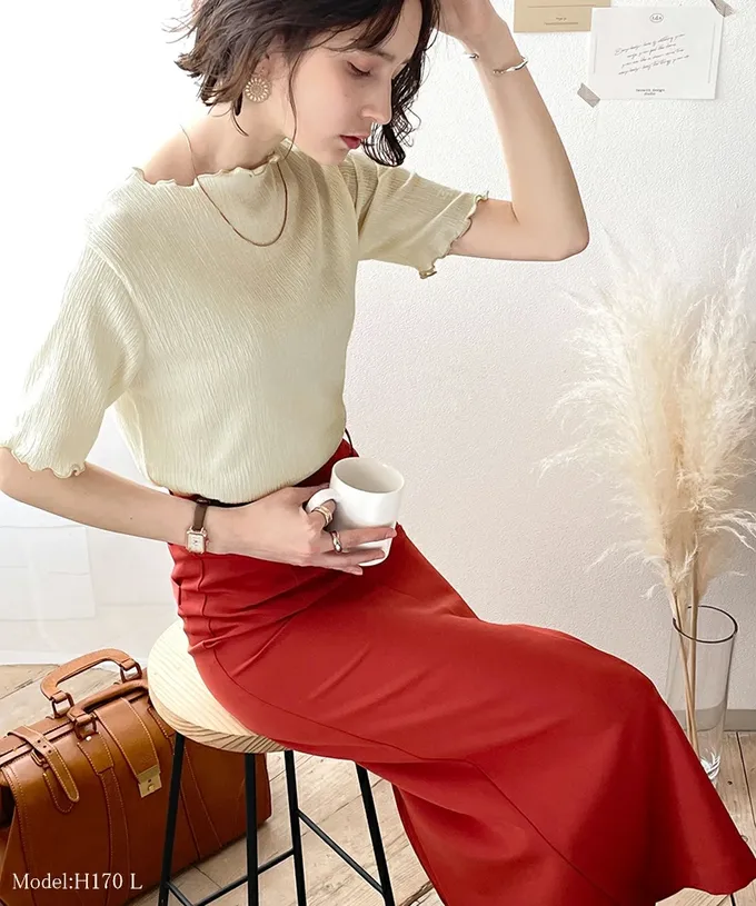 日本 Classical Elf - 氣質紋理木耳邊短袖上衣-黑