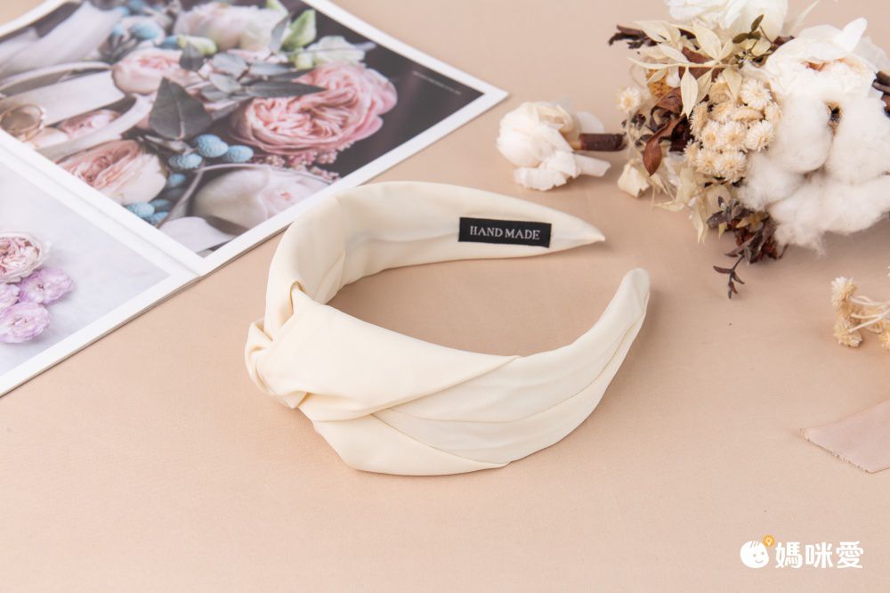 時髦復古布藝打結寬版髮箍-黑色