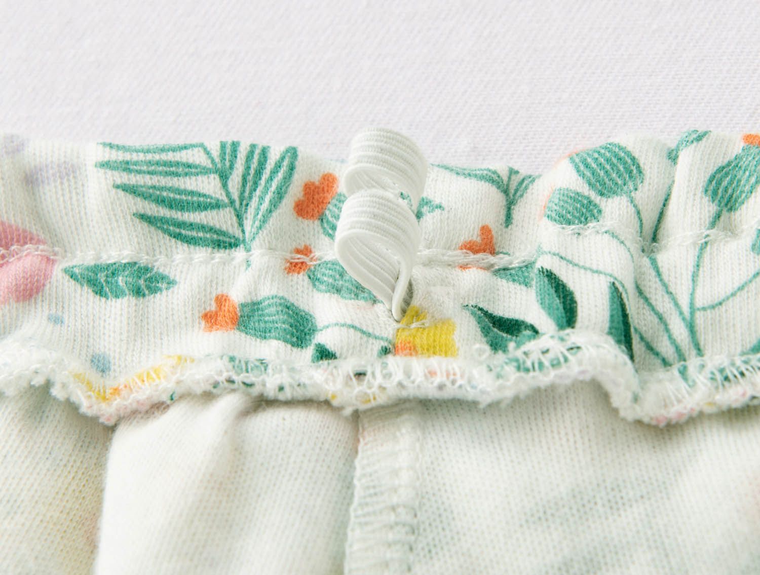 日本千趣會 - 純棉碎花及膝裙-果實花朵-白