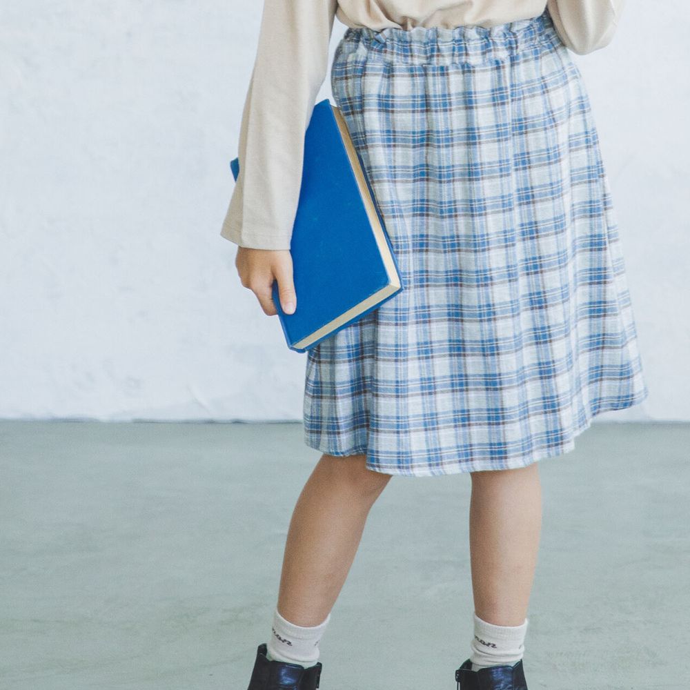 日本 PAIRMANON - 輕薄百搭及膝安全褲中長裙-格紋-藍