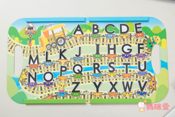 Babytiger - 手提包磁鐵書-小火車 ABC