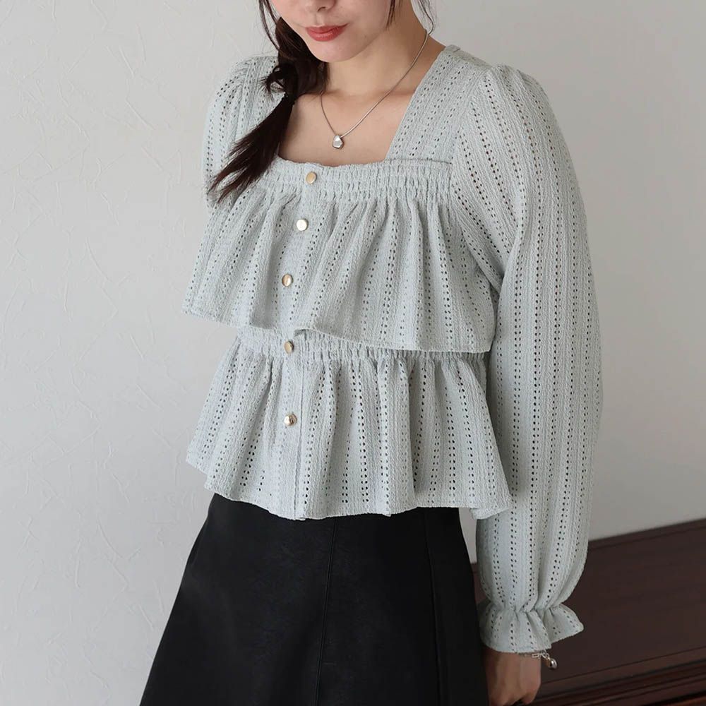 都會方領飄逸緹花層次長袖上衣-淺藍
