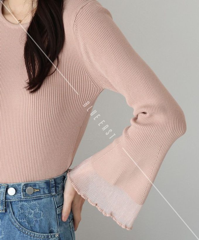 日本 BLUE EAST - 修身羅紋透膚層次喇叭長袖上衣-粉卡其