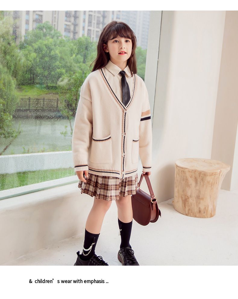 學院風排釦長袖毛衣外套-米色