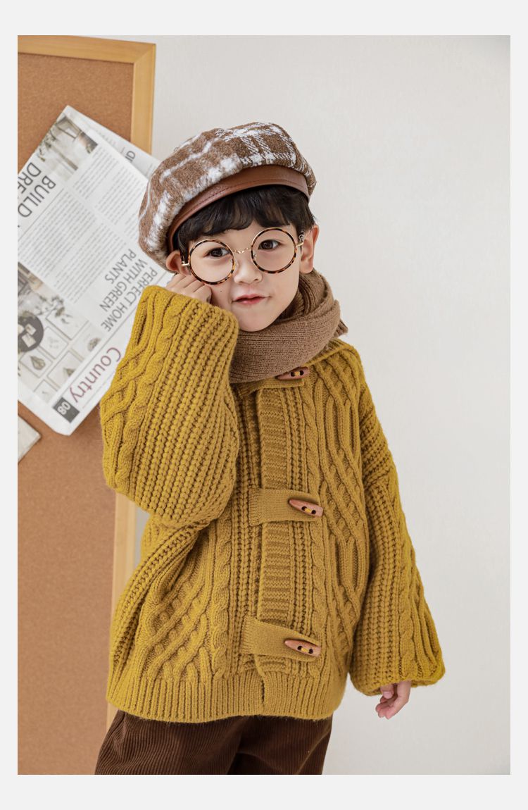 TONGMO - 復古木釦麻花編織連帽毛衣外套-黃綠色