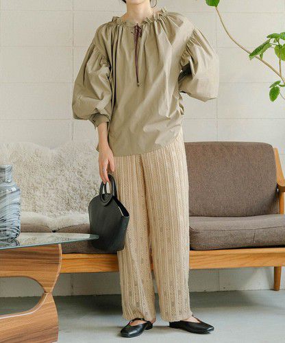 日本 Bou Jeloud - 蕾絲雕花垂墜寬褲-軍綠