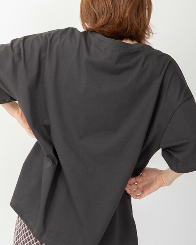 日本 gleam - 燙金光澤廓形寬版天竺棉短袖T恤-銀x炭灰