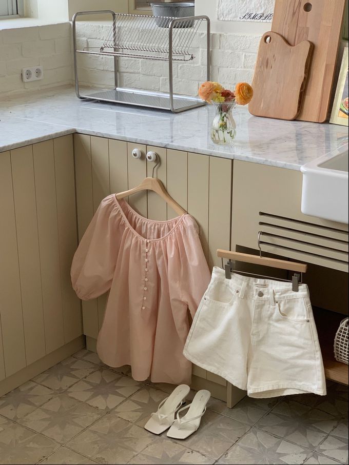 韓國 ANDYOUBROWN - 質感小釦泡泡袖襯衫-象牙白 (FREE)