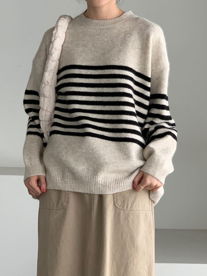 韓國女裝連線 - 條紋點綴寬鬆版型針織上衣-燕麥杏 (FREE)