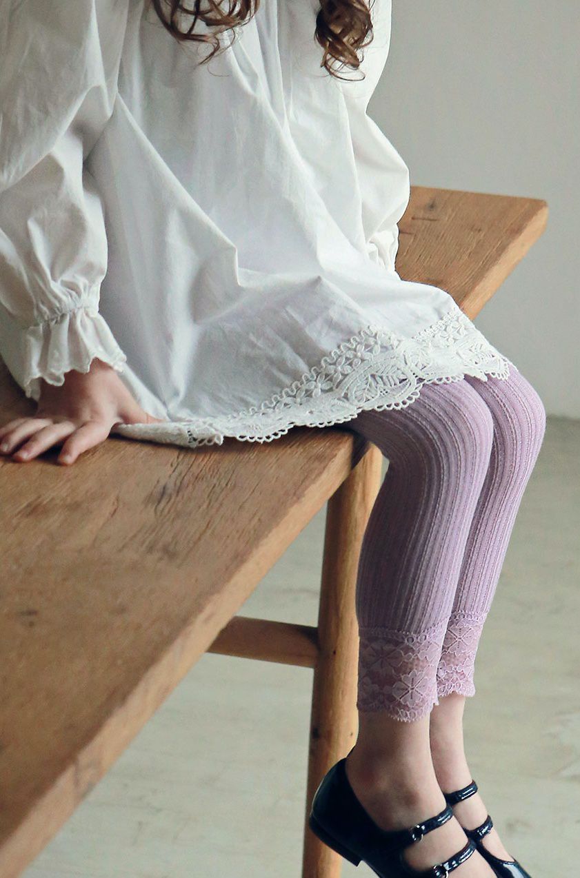韓國 PuellaFLO - 蕾絲花瓣針織薄內搭褲-紫