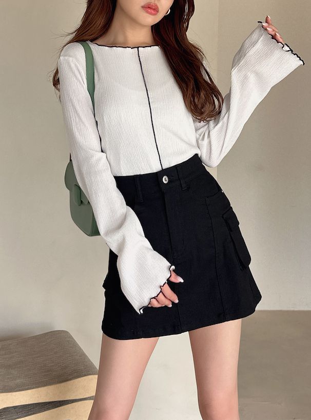 日本 GRL - 撞色木耳捲邊皺縮長袖上衣-黑x白 (F)