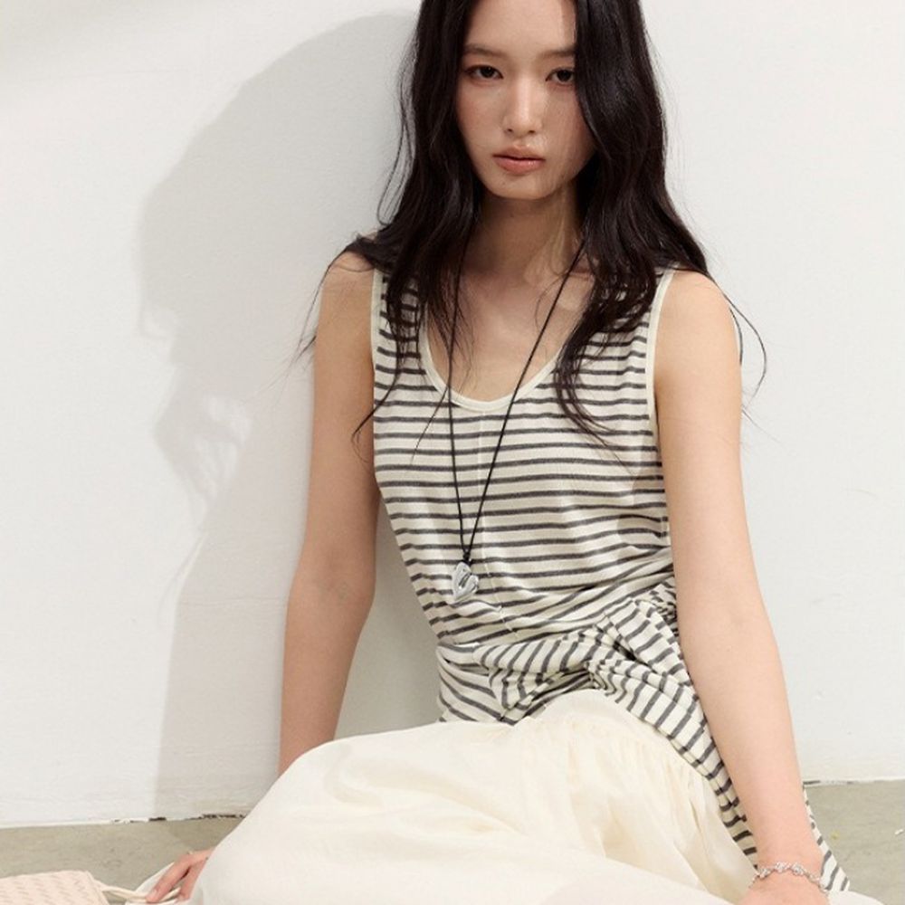 雲感天絲混亞麻中線U領背心-深灰條紋