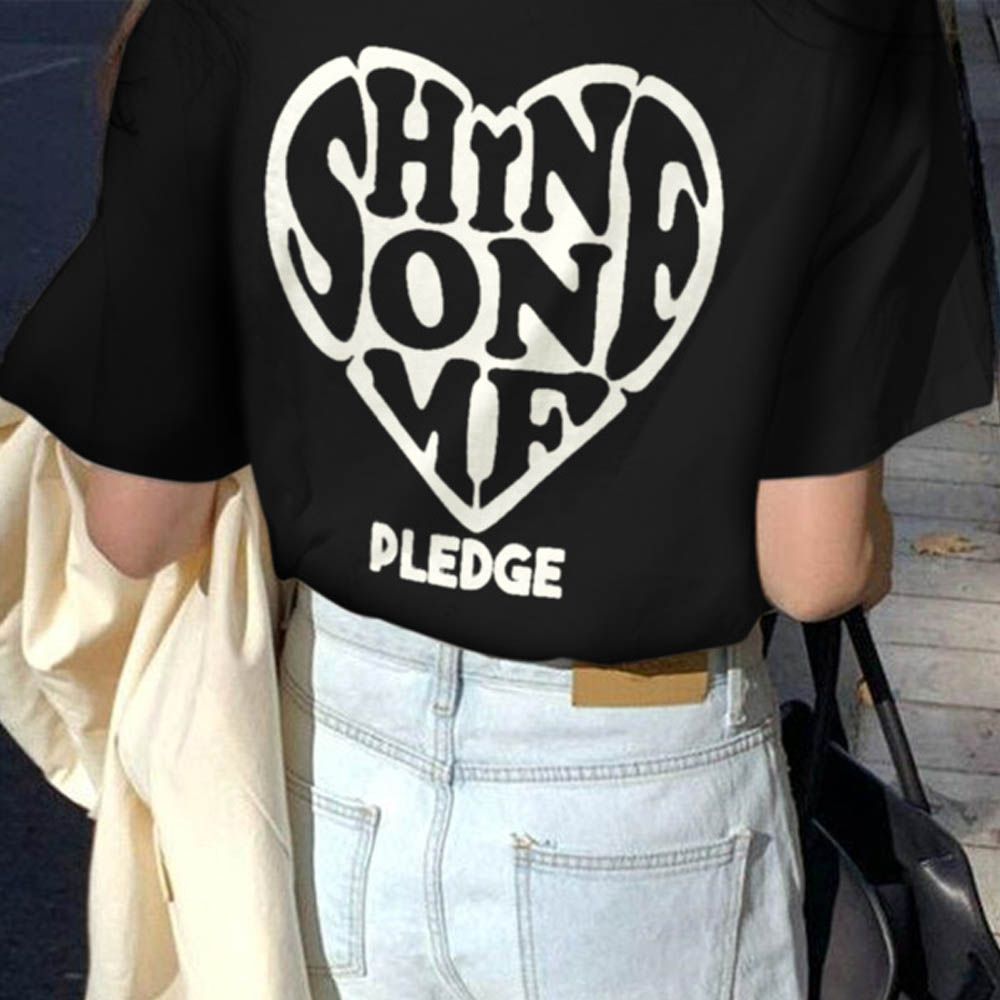 背後俏麗愛心印花短袖上衣-黑 (F)