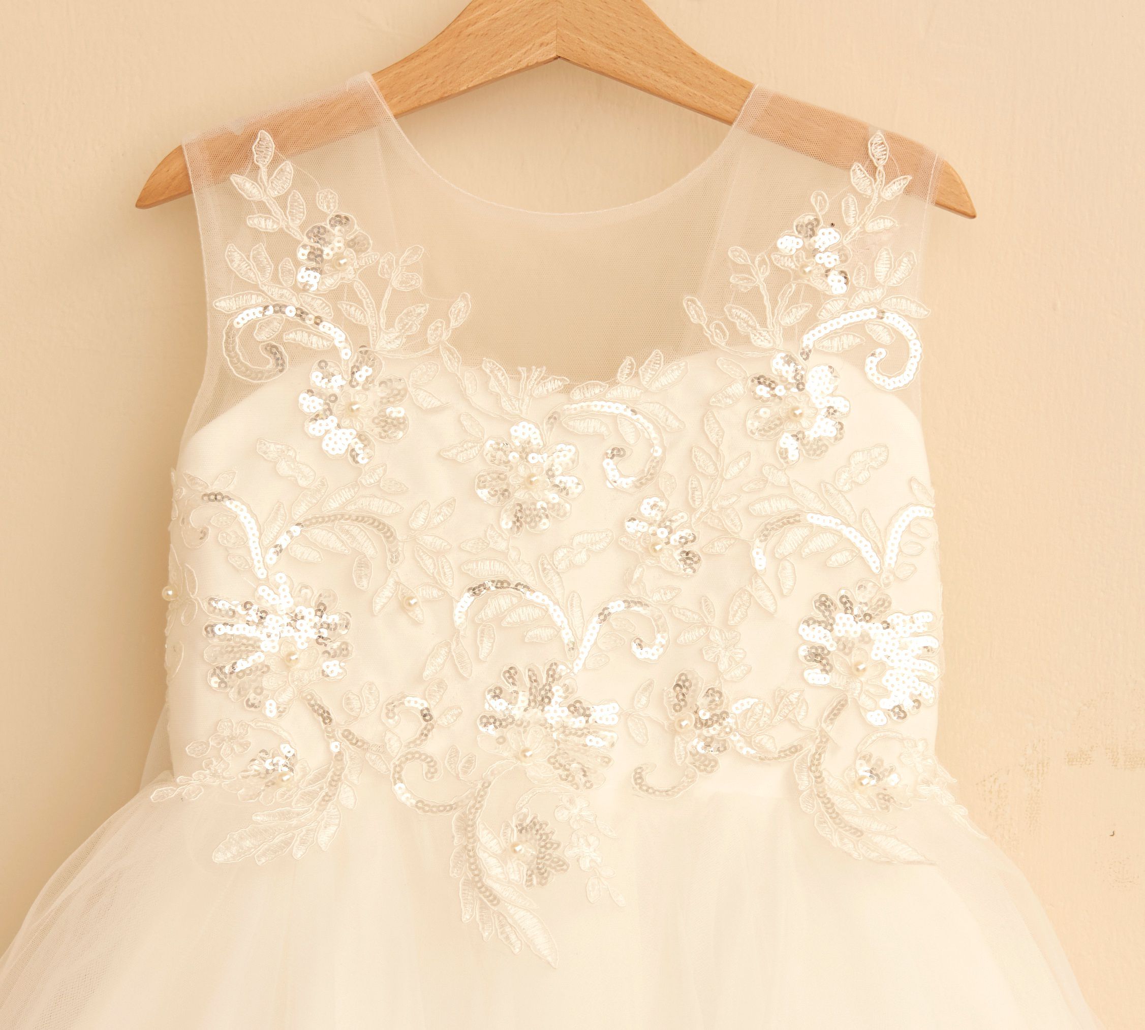 Love, Charlotte - 白紗重手工釘珠高級長裙禮服