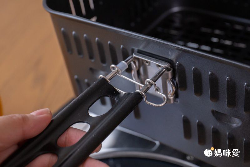 自煮防疫神隊友！14L 容量再進化！ ikiiki 旋風溫控氣炸烤箱