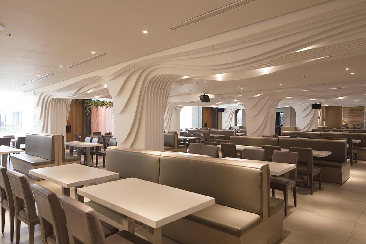 嘉義樂億皇家渡假酒店 - 『病毒崩合購組』平日四大一泊一食專案（贈兩張『三隻小豬觀光農場』入場券)+病毒崩 100ppm噴劑 100ml*2+100ppm白麝香燕麥淨膚皂100g*1