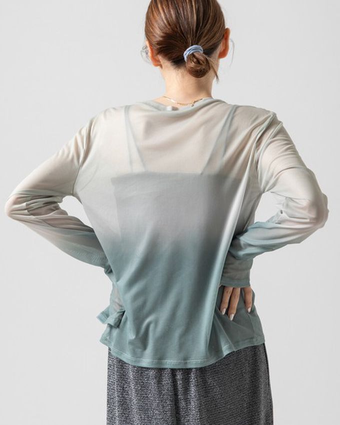 日本 gleam - 唯美漸層透膚圓領長袖上衣-杏x煙燻綠