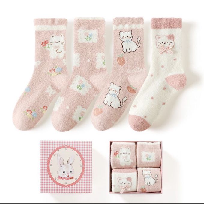 粉白喵咪小花雲朵絨保暖中筒襪