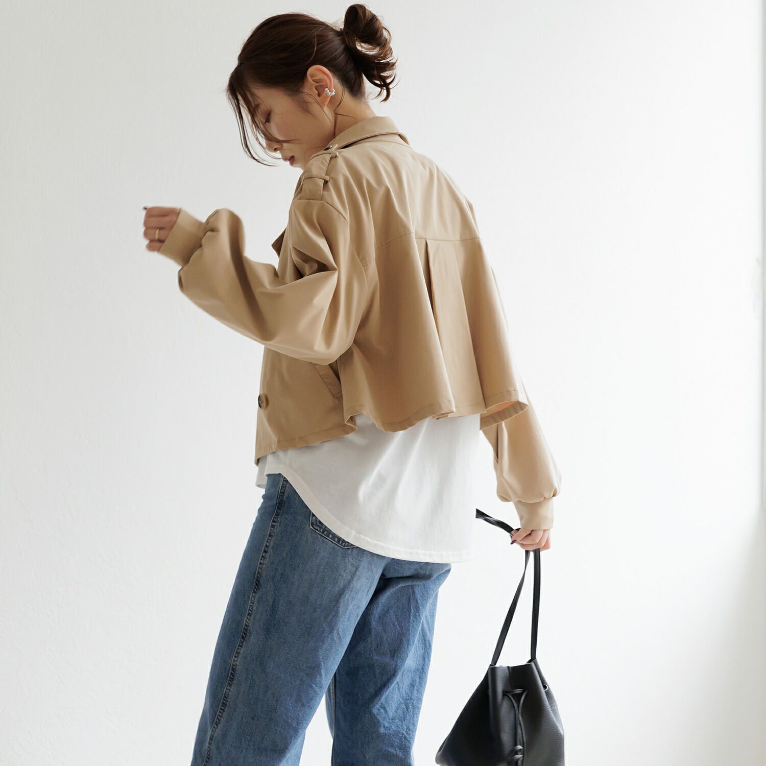 日本 ihuu - 肩緞帶騎士風短版風衣外套-淺軍綠