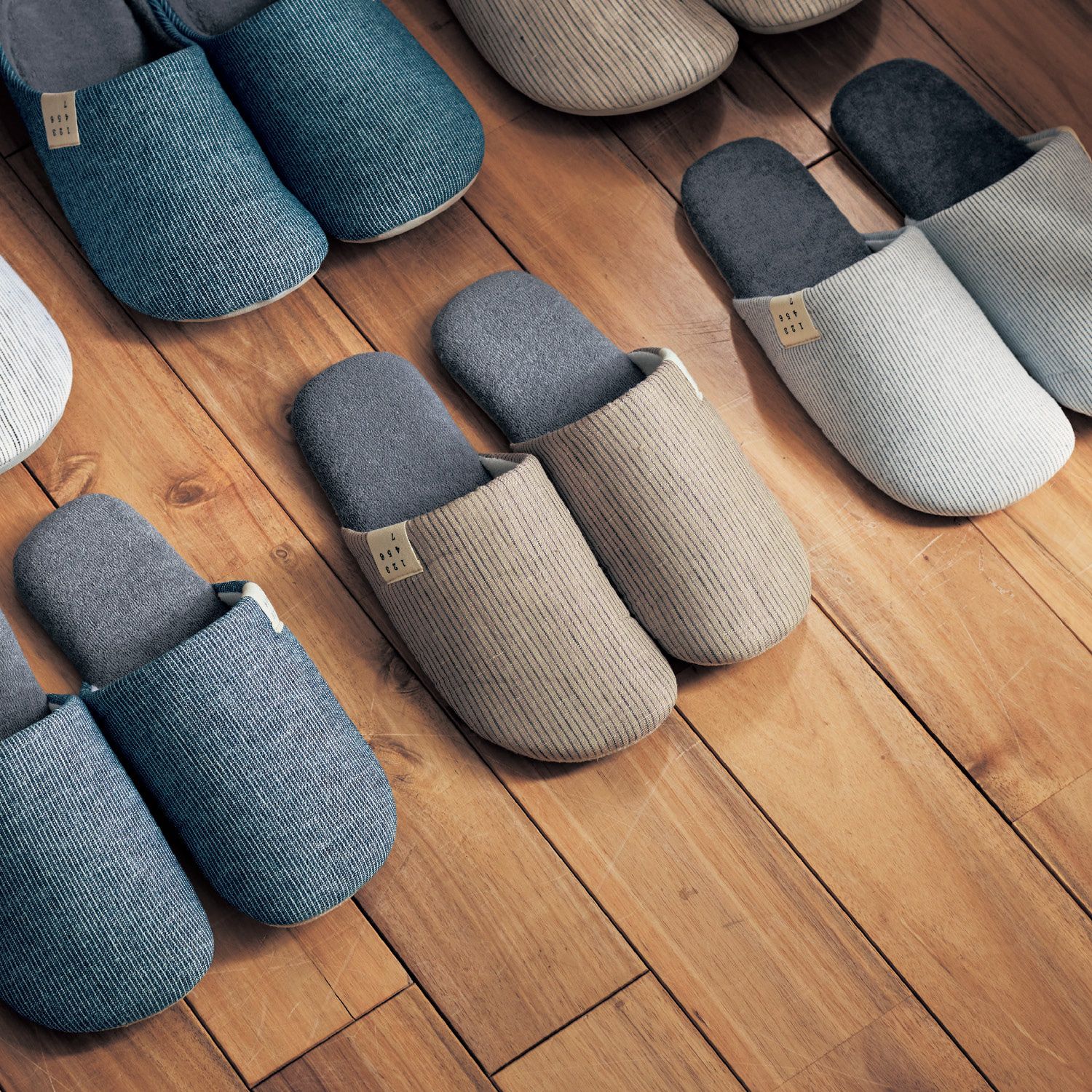 日本千趣會 - 無印風 天然素材可機洗室內拖鞋-黑色條紋