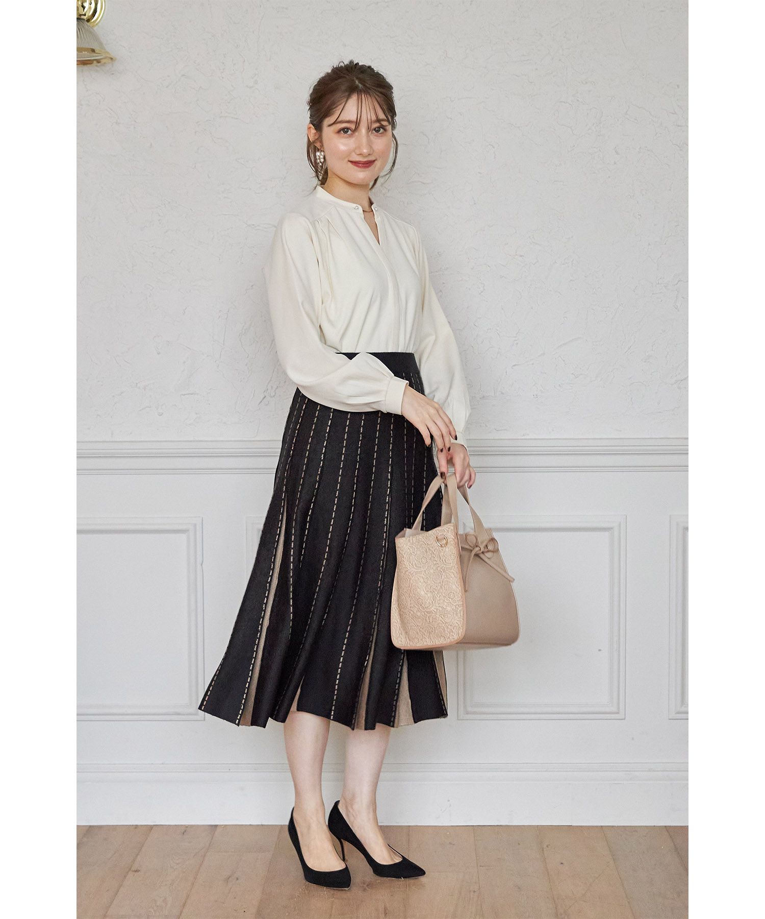 日本 tocco-closet - 低調撞色針織百褶長裙-時尚黑