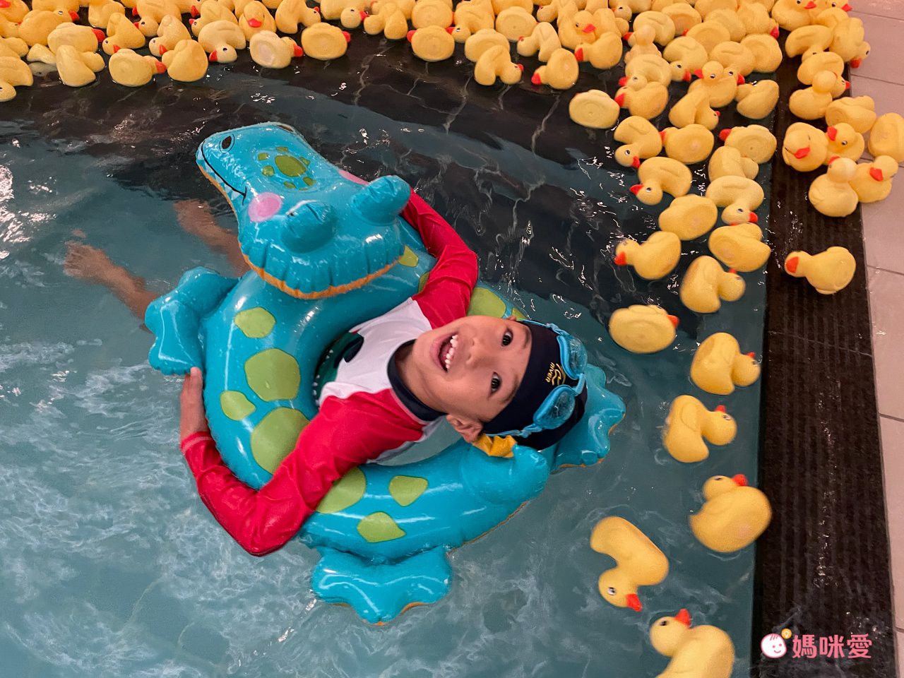 男寶長袖泳裝套裝(附帽子)-快樂恐龍-紅+白+藍