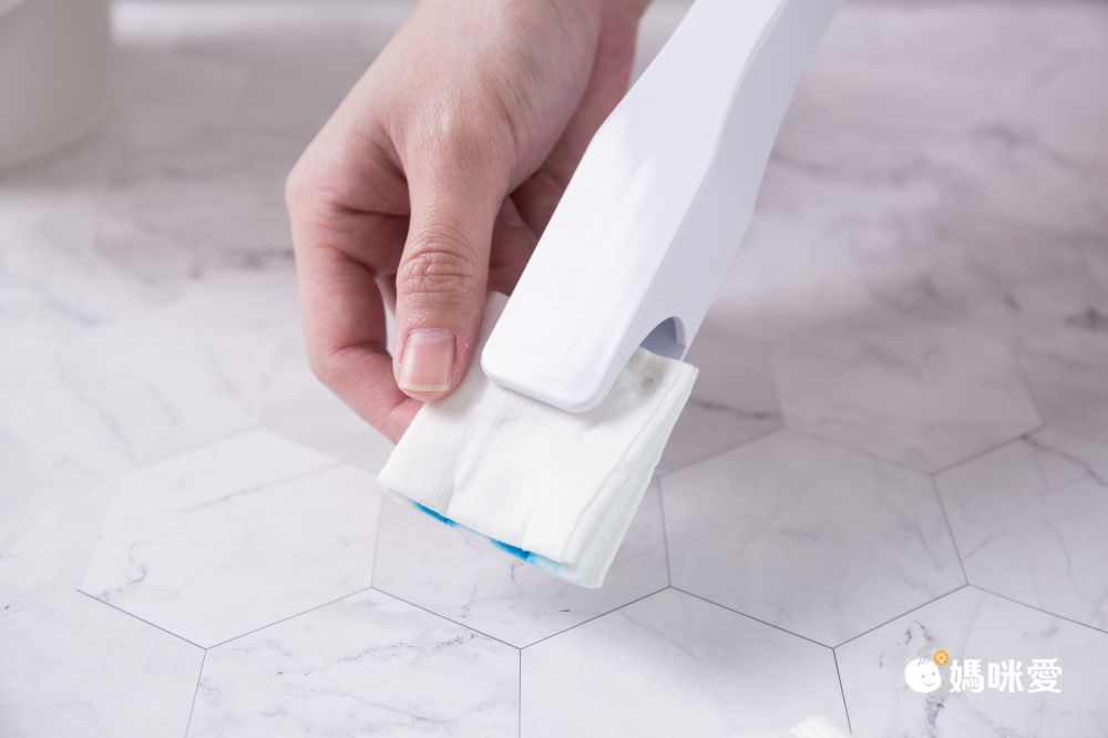 韓國 SAENGONG 生活工作所 - 拋棄式馬桶刷清潔組-手柄*1入(34x405x26mm)+拋棄式刷頭*12入+黏貼掛勾*1入