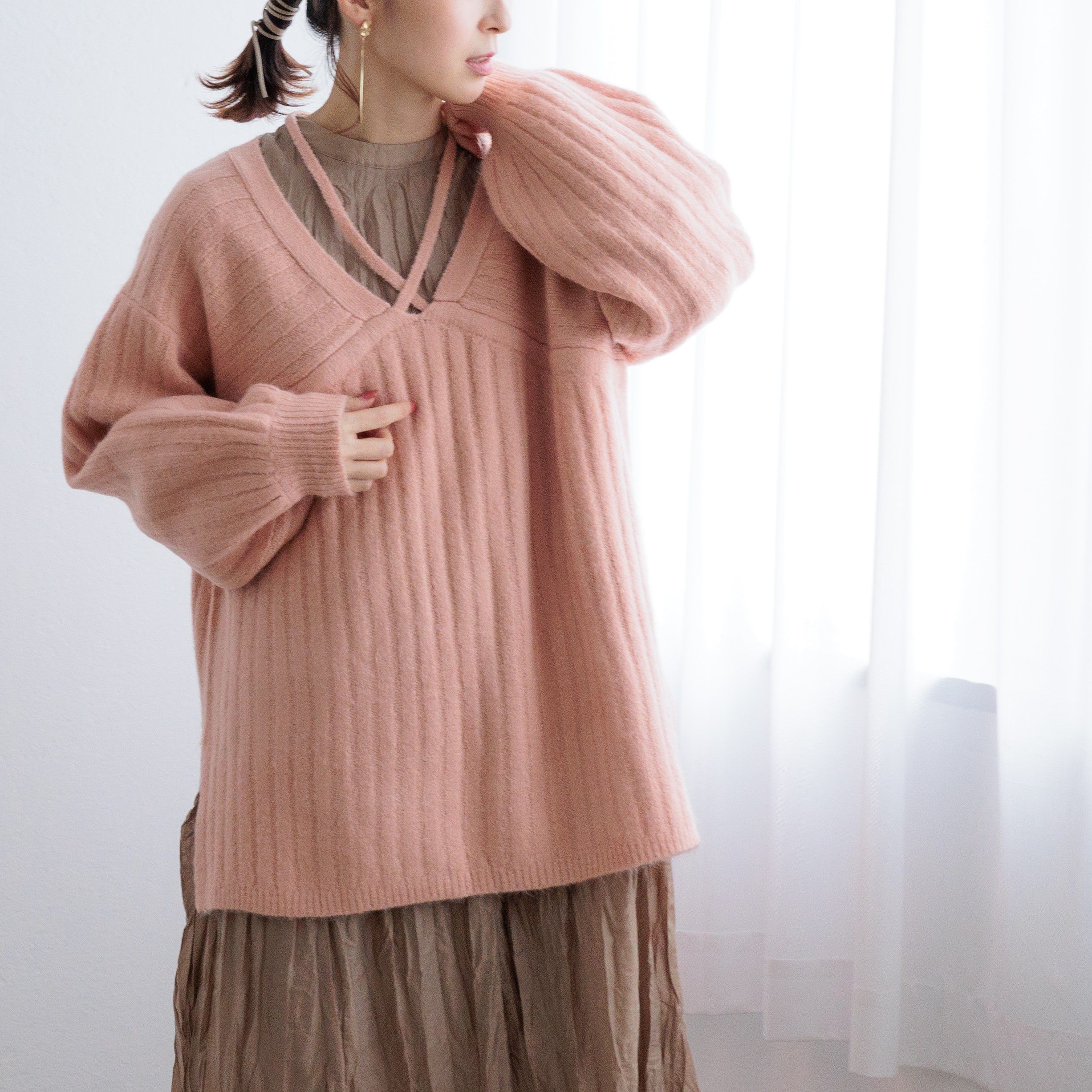 日本 ihuu - 特色綁帶V領針織毛衣-淺灰