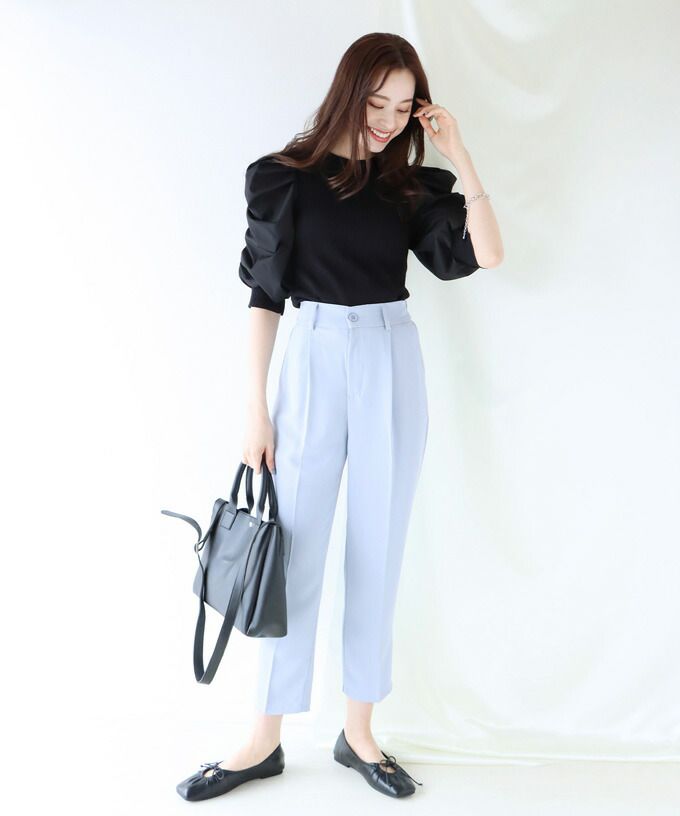 日本 BLUE EAST - 修身打褶後腰鬆緊錐形西裝褲-粉紅