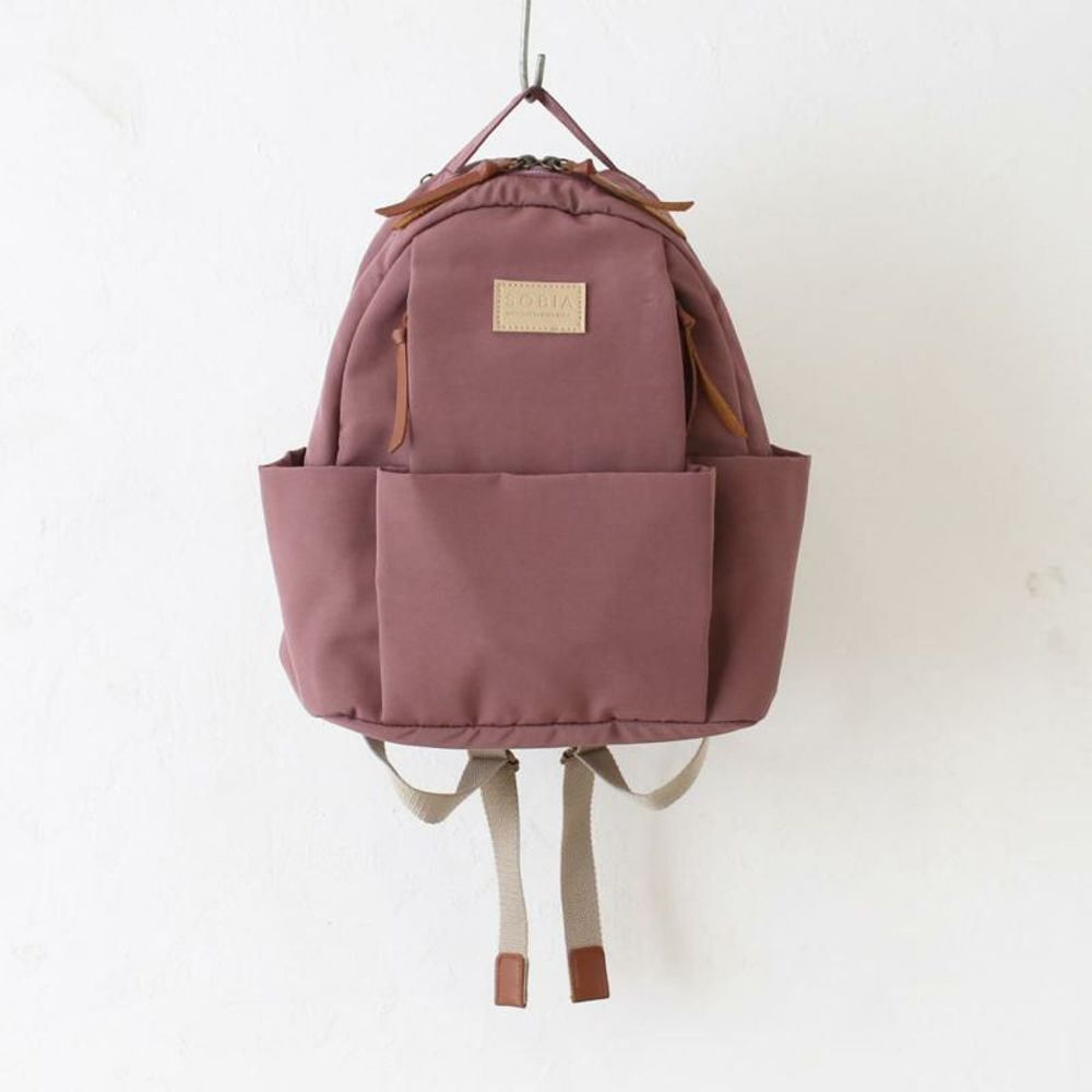 細緻優雅13口袋便利防水後背包-深粉紅 (H32×W26×D13.5)