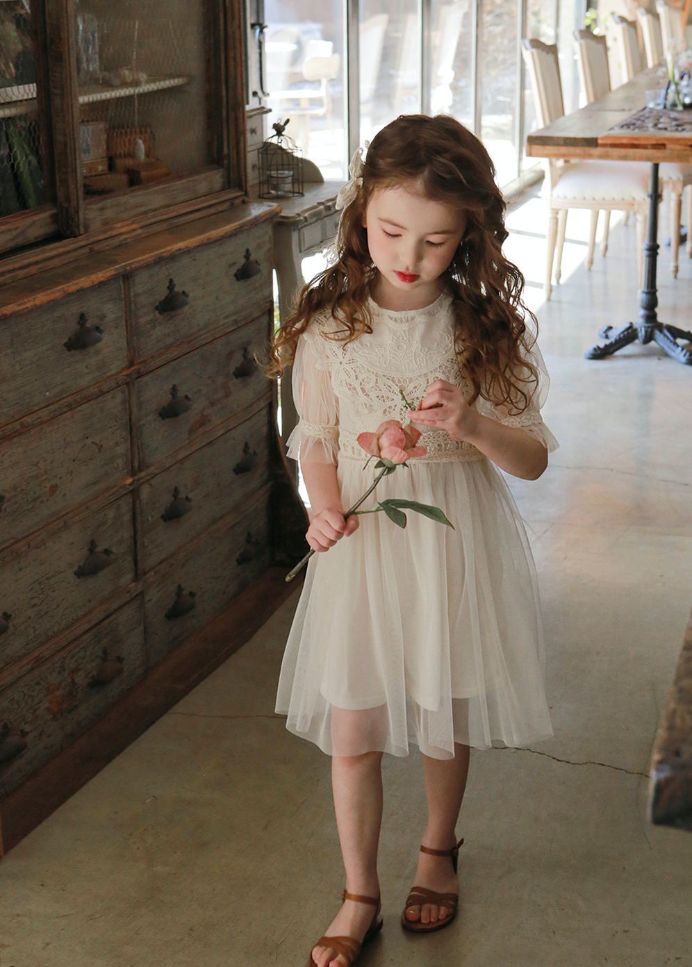 韓國 PuellaFLO - 鏤空花朵圓領網紗洋裝-米白