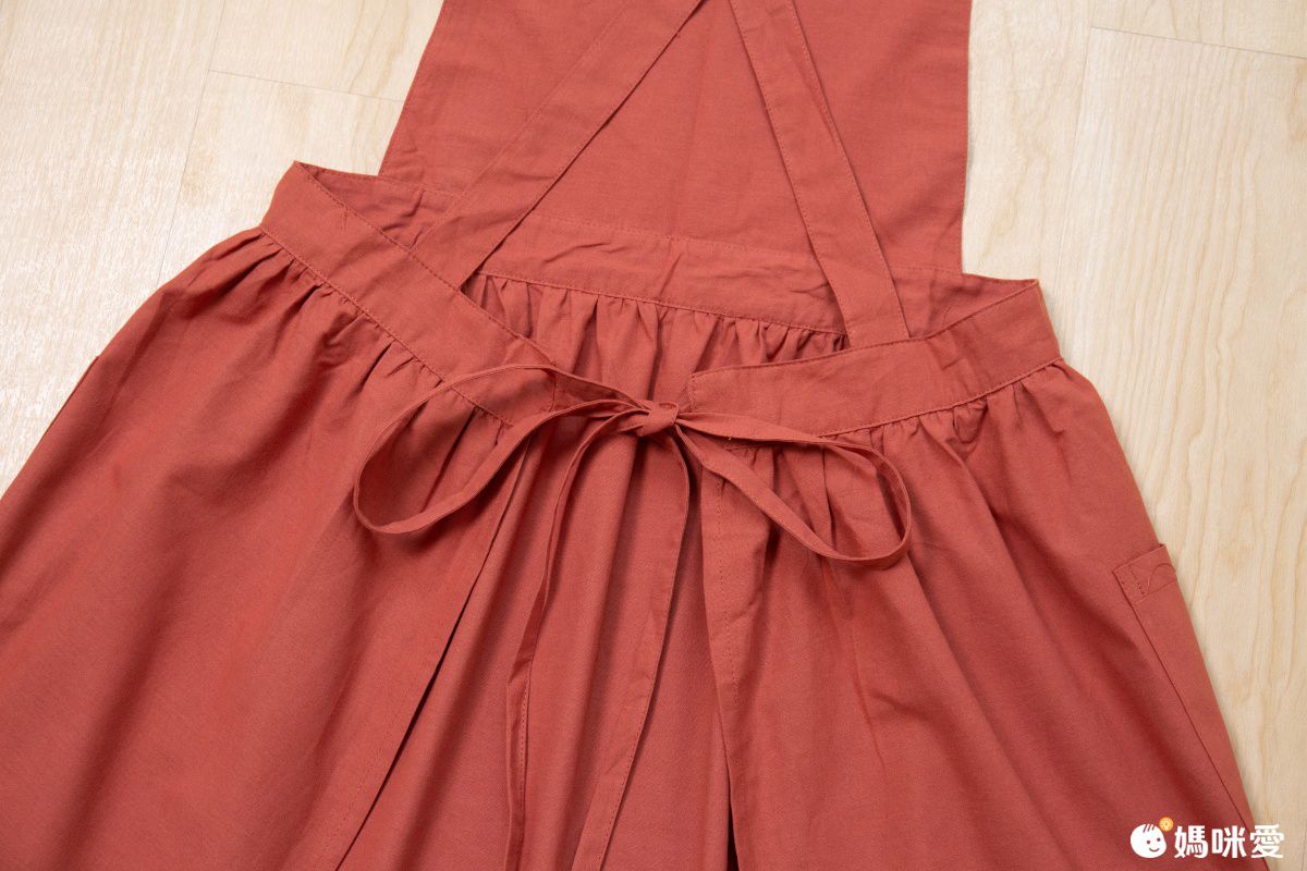 北歐文藝棉麻百褶圍裙-防水款-紅棕色 (成人款)