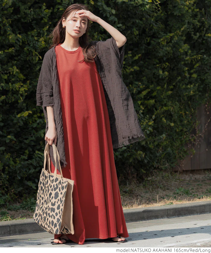 日本 COCA - 素面舒適彈性無袖A字洋裝-黑