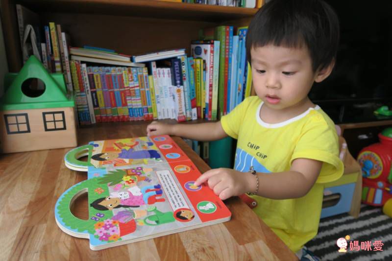 迪士尼英文新書來囉♥♥♥ 冰雪奇緣/海底總動員透過卡通人物加深孩子共讀的印象♬