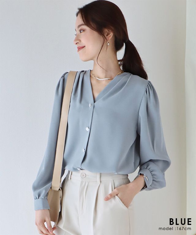 日本 BLUE EAST - 柔美光澤V領長袖襯衫-奶油白