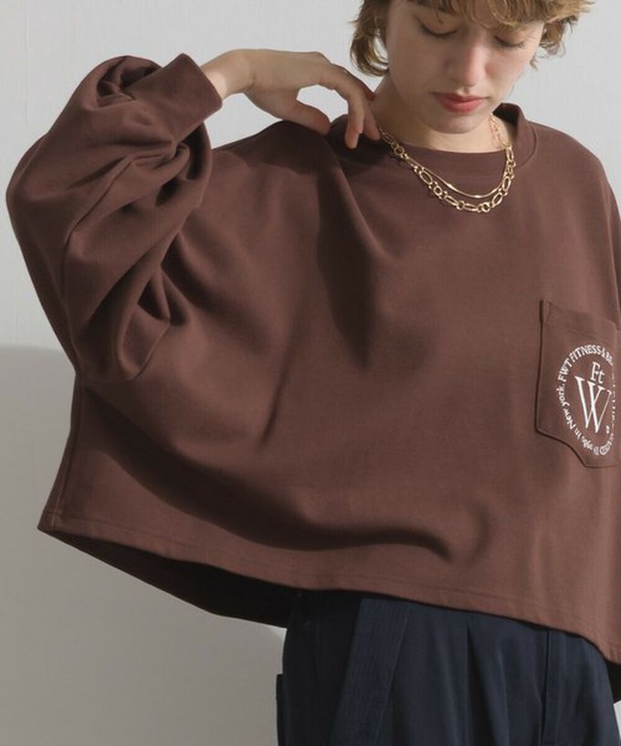 日本 Lupilien - 背後英文印花寬鬆休閒短版上衣-海軍藍