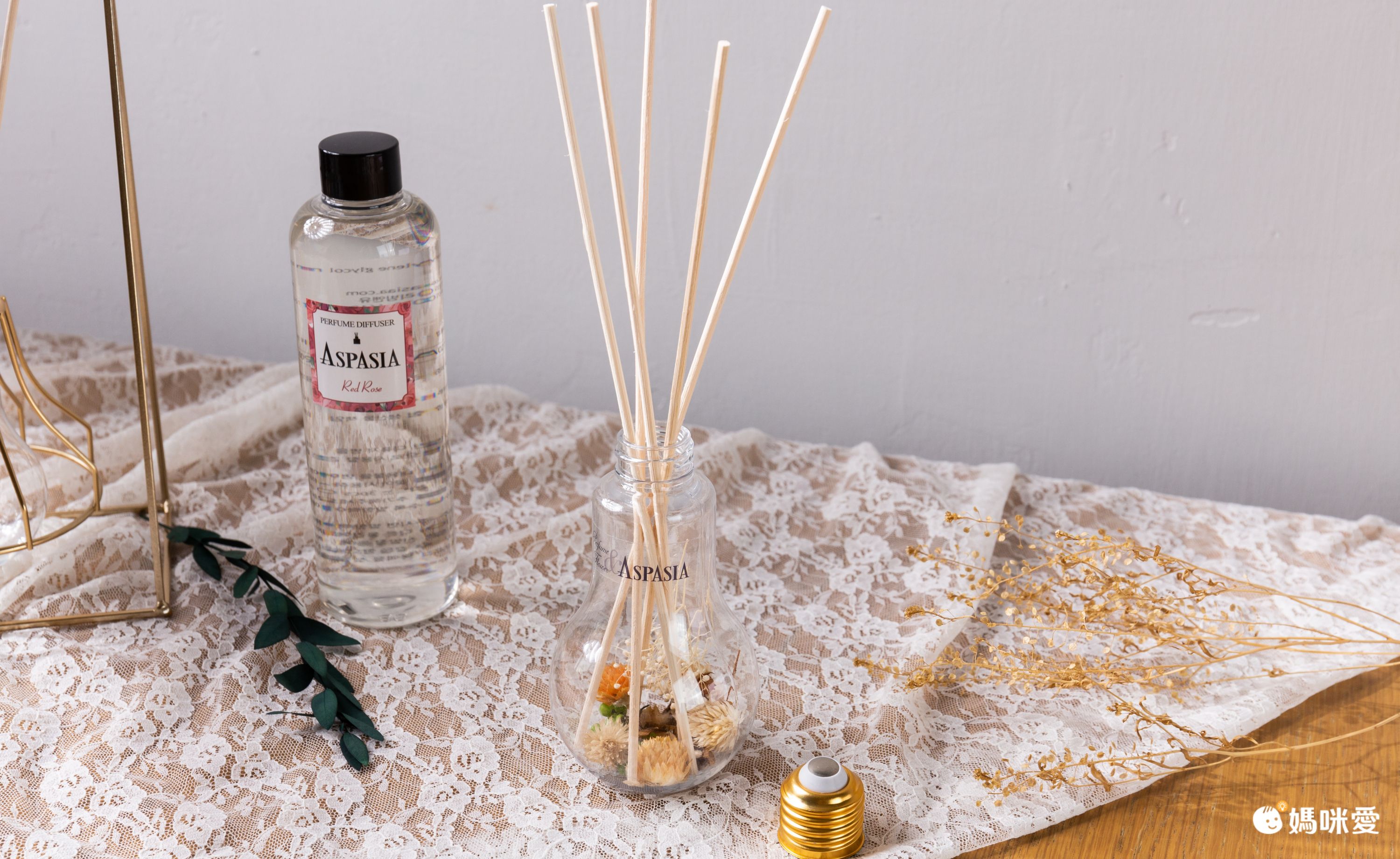 韓國 ASPASIA - 摩登人造花點綴擴香組-水滴玻璃瓶-裝飾容器+擴香100ml+擴香棒x10