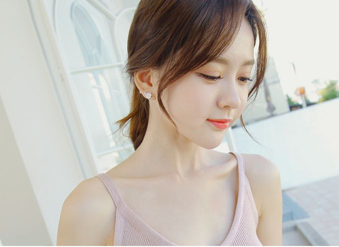 韓國 Soo&Soo - 絕美花鈿不對稱耳環-時尚銀 ((左)1.7cm，(右)5cm)