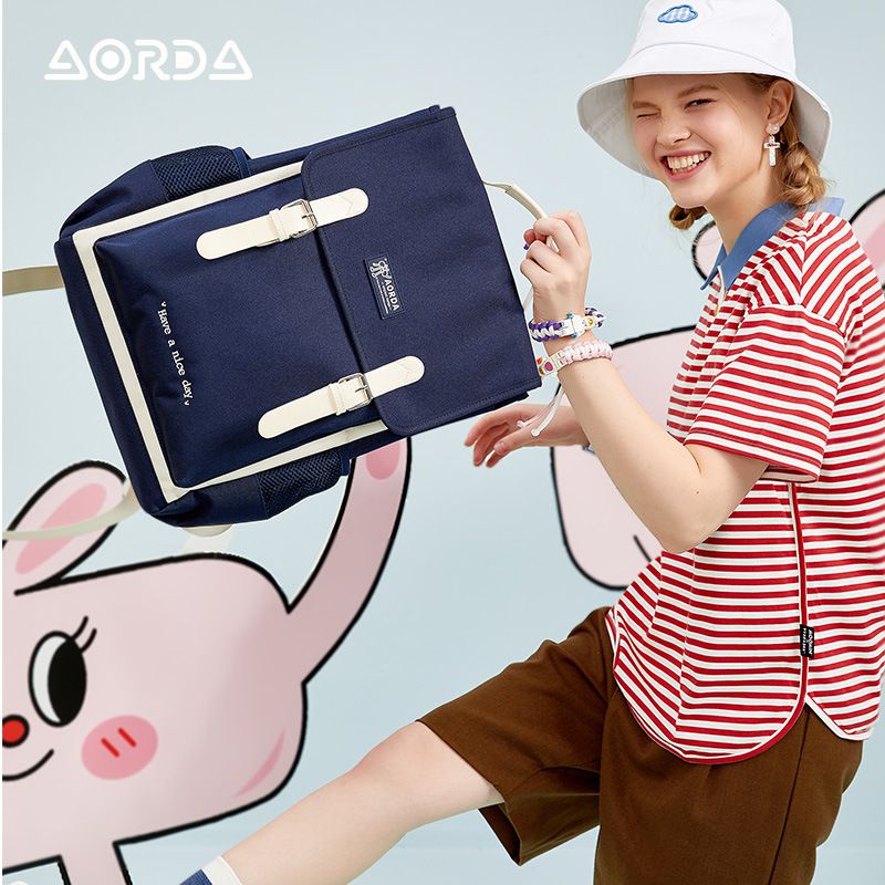 簡約少女感磁釦翻蓋書包-黑色 (28x38.5x15cm)